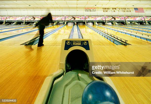 bowling alley - bowlingbahn stock-fotos und bilder
