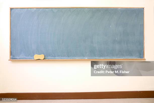 blank blackboard - schultafel stock-fotos und bilder