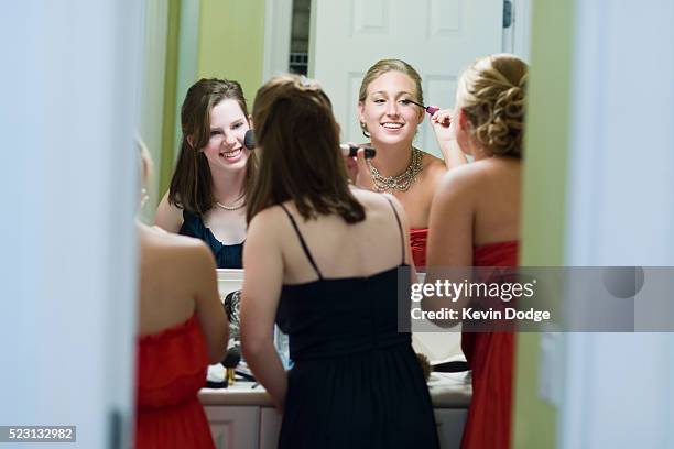 high school students getting ready for a prom - 女性用トイレ ストックフォトと画像