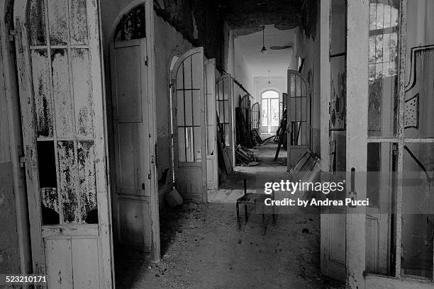 abandoned mental hospital - psychiatric hospital stock pictures, royalty-free photos & images