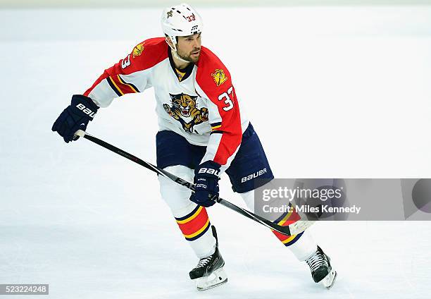 Willie Mitchell of the Florida Panthers plays in the game against the Philadelphia Flyers at Wells Fargo Center on November 6, 2014 in Philadelphia,...