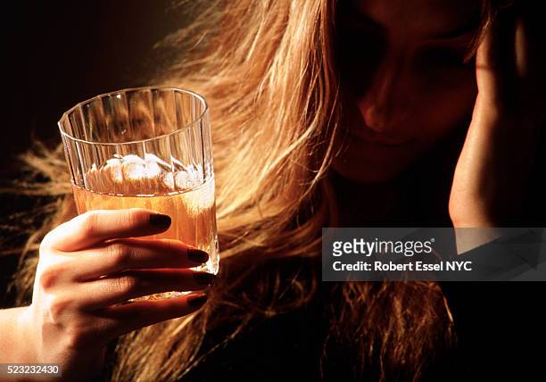 alcoholism - alcohol abuse stock pictures, royalty-free photos & images