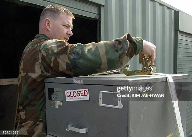 Classified Army Example 19 Photos & High Res Pictures - Getty Images
