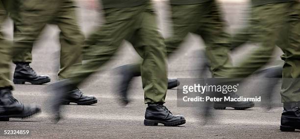 army recruits go through basic training in winchester - armed forces stock pictures, royalty-free photos & images
