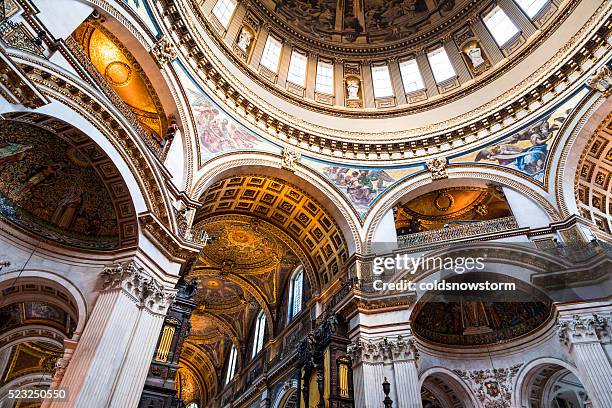 arquitectura interior de la catedral de st.paul, londres, reino unido - st paul fotografías e imágenes de stock