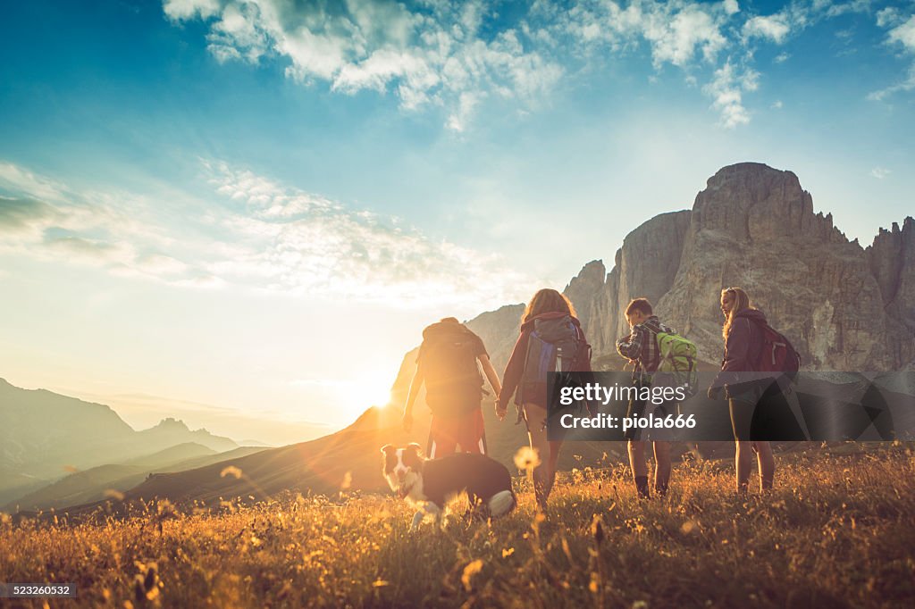 Abenteuer in den Dolomiten mit Hund