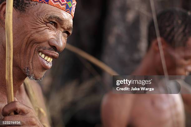 bushman hunters, nhoma camp, bushman/ju'hoansi people, namibia - kalahari desert stock pictures, royalty-free photos & images