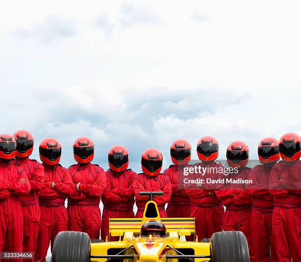 open-wheel single-seater racing car racing team and racecar - piloto de coches de carrera fotografías e imágenes de stock