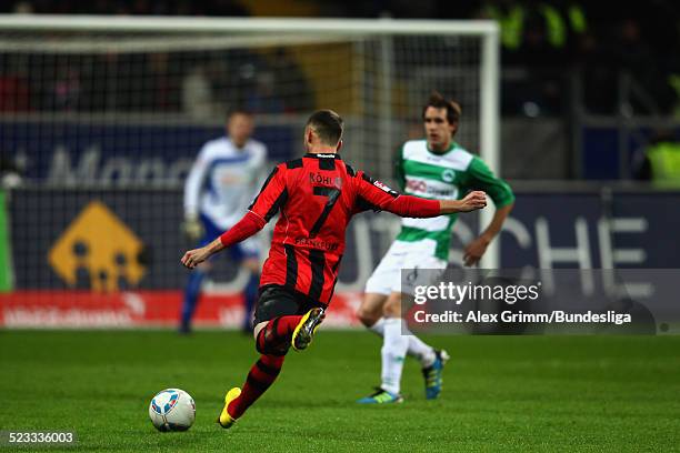 Benjamin Koehler im Zweikampf mit Stephan Fuerstner waehrend des Spiels der 2. Bundesliga zwischen Eintracht Frankfurt und SpVgg Greuther Fuerth in...