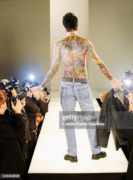 Model Back Man Men Model Back Photos and Premium High Res Pictures - Getty Images