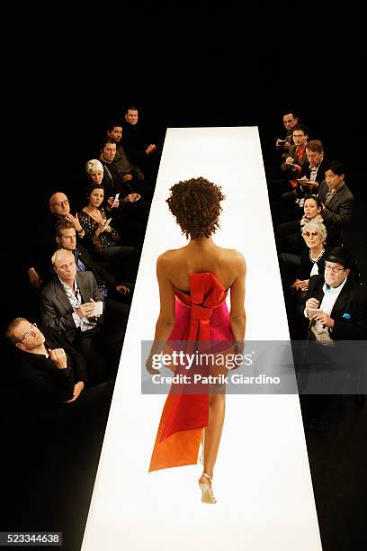 Runway Model Body 6,199,400 Fashion Show Runway Catwalk Model Modelling Models Stock ...