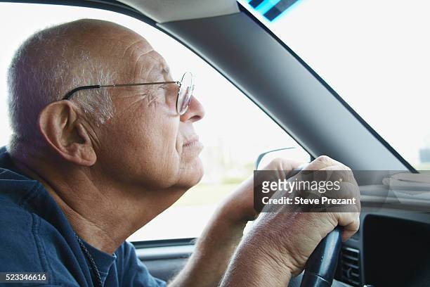 senior man driving - altes auto stock-fotos und bilder