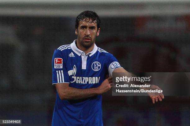 Raul Gonzales von Schalke waehrend des Bundesliga Spiels zwischen 1. FC Nuernberg und FC Schalke 04 im Easy Credit Stadion am April 11, 2012 in...