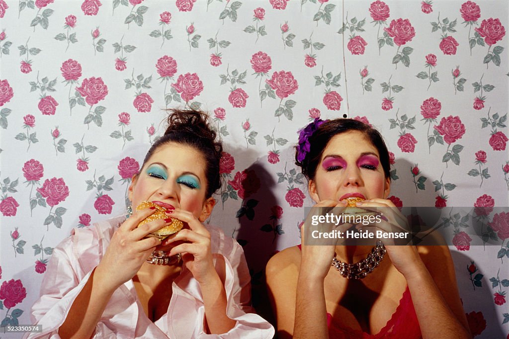 Friends eating hamburgers