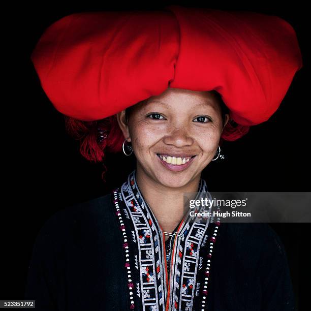 portrait of smiling red dao tribeswoman - sa pa stock pictures, royalty-free photos & images