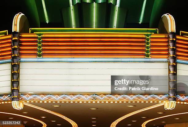 blank movie marquee - prima cinematografica foto e immagini stock