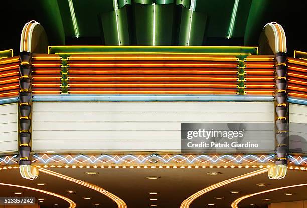 blank movie marquee - premiere of new line cinemas lights out arrivals stockfoto's en -beelden