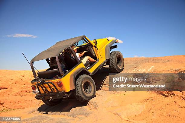 jeep off-roading - moab utah stockfoto's en -beelden