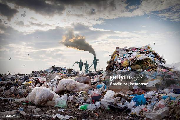 les problèmes environnementaux - brûler photos et images de collection