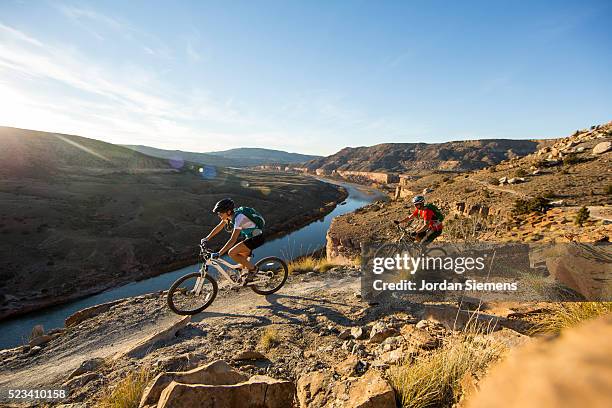 mountain biking on single track trail - fruita colorado stockfoto's en -beelden