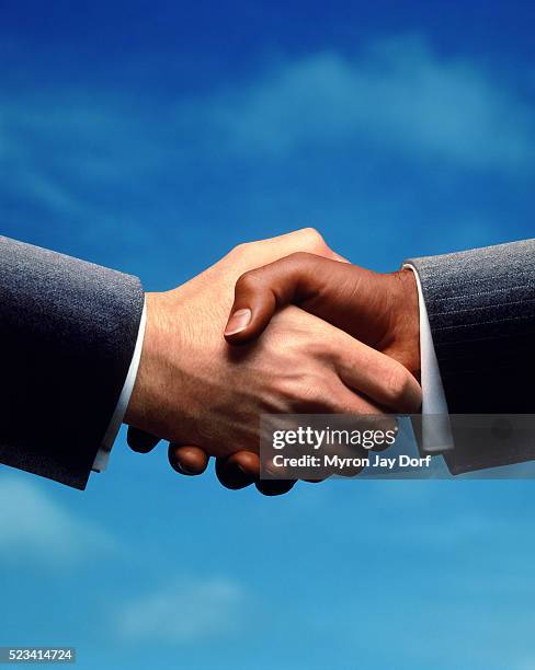 handshake - diplomacia imagens e fotografias de stock