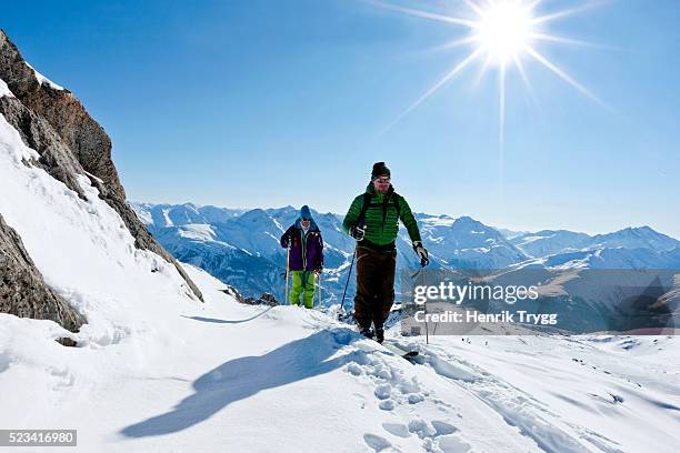 ski touring in disentis - sci alpinismo foto e immagini stock