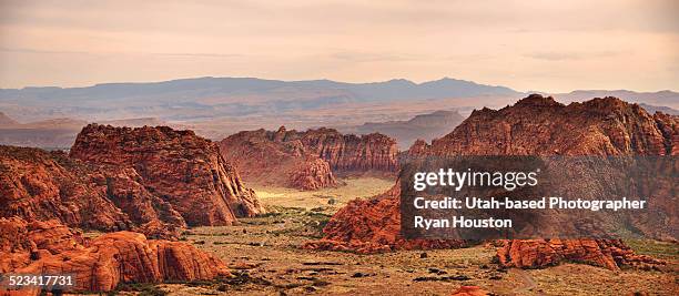 snow canyon panorama in southern utah - st george utah 個照片及圖片檔