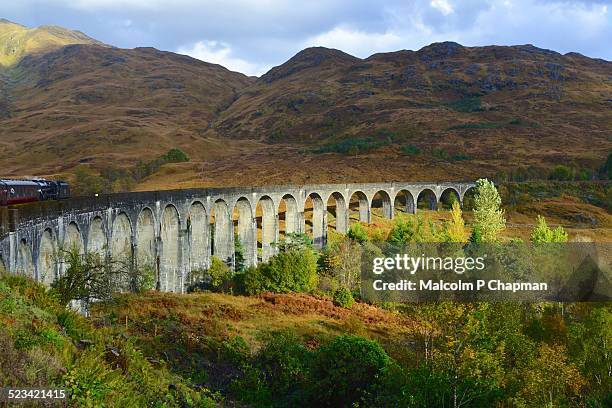 glenfinnan viaduct - glenfinnan viaduct stockfoto's en -beelden