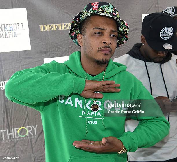 T Roll The Rapper 105 Rapper Bankroll Stock Photos, High-Res Pictures, and Images - Getty ...