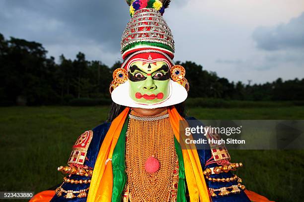 portrait of kathakali dancer, kerala, southern, india - hugh sitton india stock pictures, royalty-free photos & images