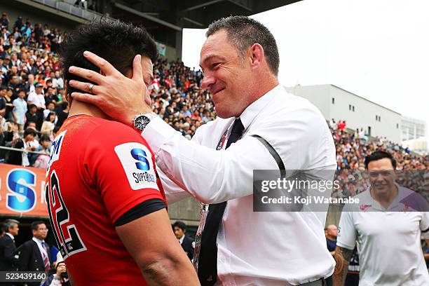 Head coach Mark Hammett of the Sunwolves Celebrates winners after with teammate during the round nine Super Rugby match between the Sunwolves and the...