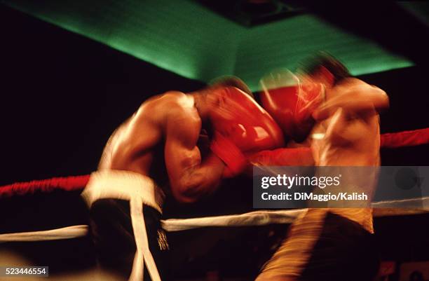 boxing - slaan met vuist stockfoto's en -beelden