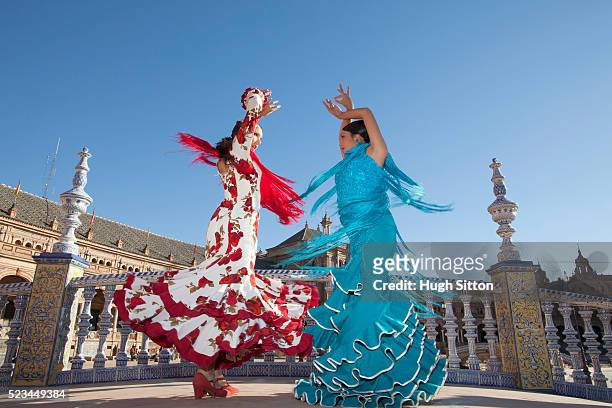 flamenco dancers - flamencos fotografías e imágenes de stock