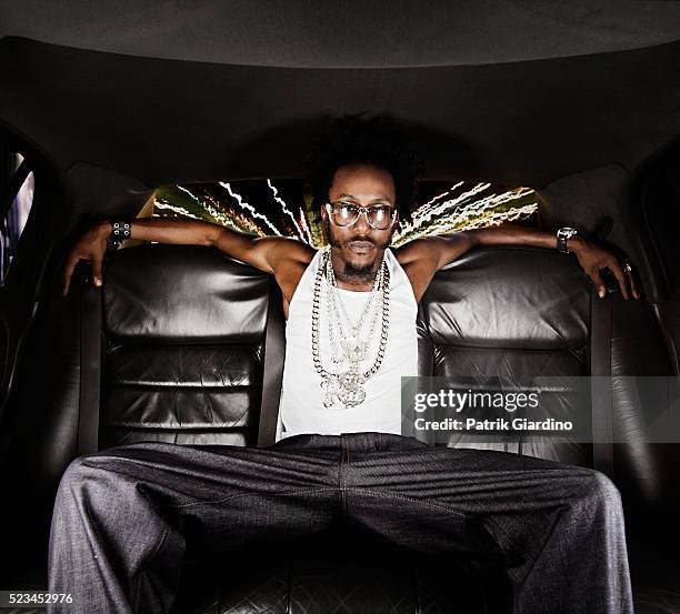 man relaxing in backseat of limo - bling bling imagens e fotografias de stock