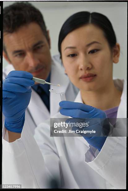 Specimen Handling Photos and Premium High Res Pictures - Getty Images