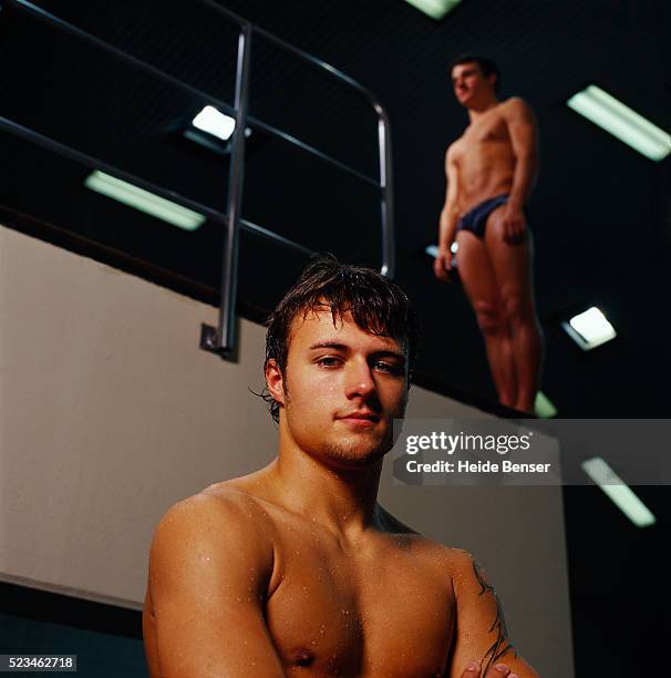 divers - diving platform stock pictures, royalty-free photos & images