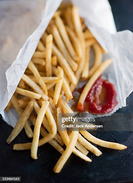 french fries - batata frita francesa imagens e fotografias de stock