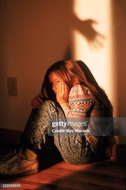 child abuse - abuso di minore foto e immagini stock
