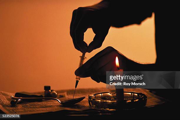 heroin abuse - drugs stockfoto's en -beelden