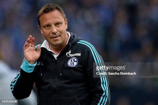 Head coach Andre Breitenreiter of Schalke reacts as the team of Leverkusen scores during the Bundesliga match between FC Schalke 04 and Bayer...