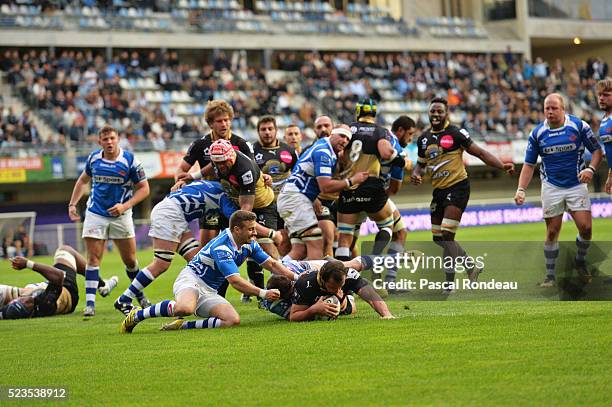 Bismarck Du Plessis from Montpellier scores the only Trial during the game between Montpellier Herault Rugby v Newport Gwent Dragons at Altrad...