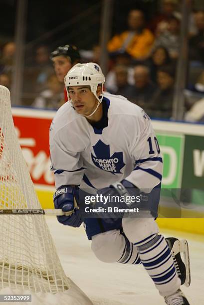 121 Aaron Gavey Photos & High Res Pictures Getty Images