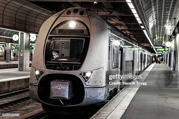 long distance train - centraal station stock pictures, royalty-free photos & images