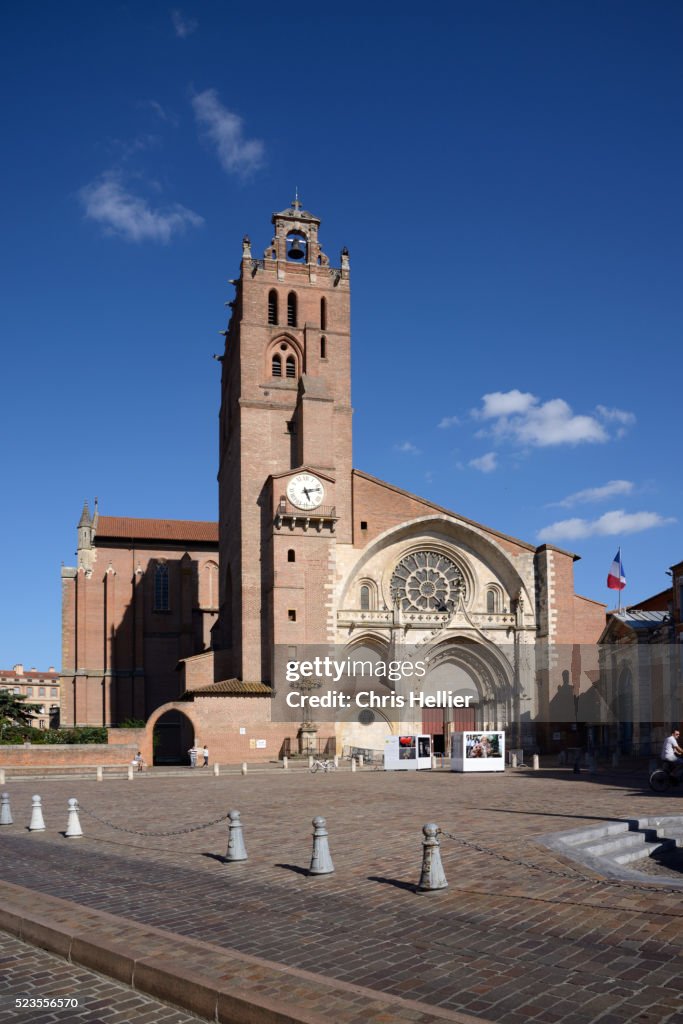 Toulouse Cathedral & Place St Etienne Town Square