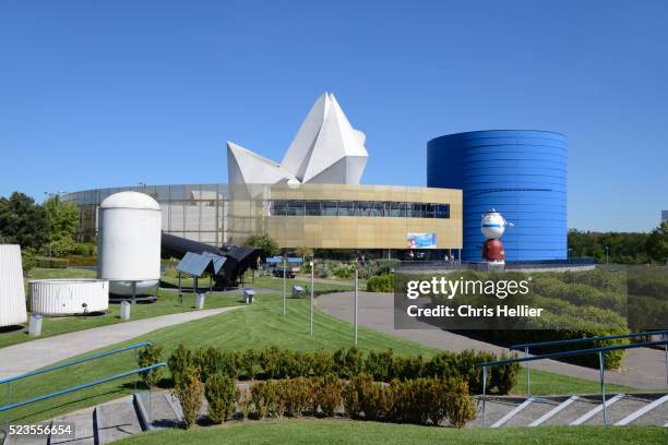 cité de l'espace or space theme park toulouse - toulouse stock-fotos und bilder