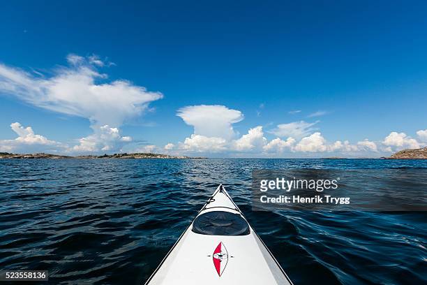 kayak in stockholm archipelago - kayaking stockholm stock pictures, royalty-free photos & images