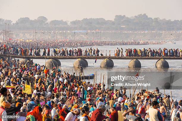 kumbh mela hindu festival - ganges stockfoto's en -beelden