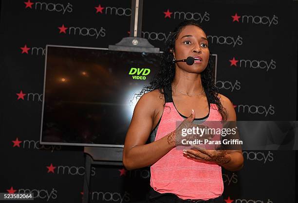 125 Lenox Thomas Stock Photos, High-Res Pictures, and Images - Getty Images