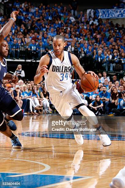 Devin Harris of the Dallas Mavericks drives against the Oklahoma City Thunder in Game Four of the Western Conference Quarterfinals of the 2016 NBA...