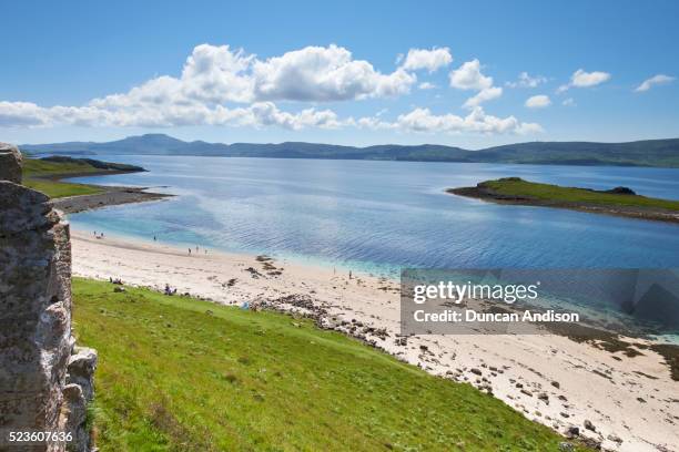 coral beaches on the isle of skye - isle of skye foto e immagini stock